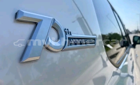 Buy Used Toyota Land Cruiser White Car in Chbar Mon in Kampong Speu Province Buy Used Toyota Land Cruiser White Car in Chbar Mon in Kampong Speu Province