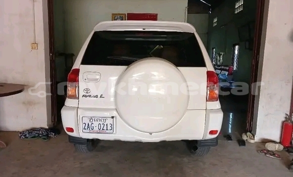 Buy Used Toyota RAV4 White Car in Moung Ruessei in Battambang Province Buy Used Toyota RAV4 White Car in Moung Ruessei in Battambang Province