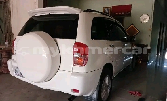 Buy Used Toyota RAV4 White Car in Moung Ruessei in Battambang Province Buy Used Toyota RAV4 White Car in Moung Ruessei in Battambang Province