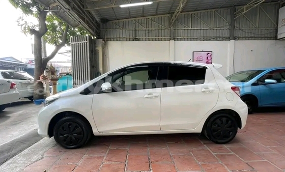 Buy Used Toyota Vitz White Car in Cheom Ksan in Preah Vihear Province Buy Used Toyota Vitz White Car in Cheom Ksan in Preah Vihear Province