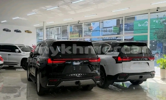 Buy Used Lexus LX 570 Other Car in Chbar Mon in Kampong Speu Province Buy Used Lexus LX 570 Other Car in Chbar Mon in Kampong Speu Province