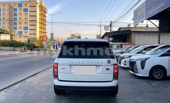 Buy Used Range Rover Evoque White Car in Chbar Mon in Kampong Speu Province Buy Used Range Rover Evoque White Car in Chbar Mon in Kampong Speu Province