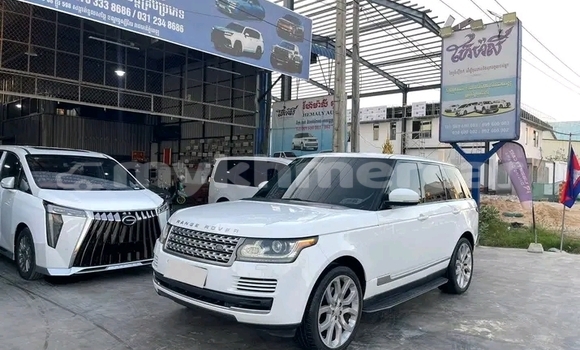 Buy Used Range Rover Evoque White Car in Chbar Mon in Kampong Speu Province Buy Used Range Rover Evoque White Car in Chbar Mon in Kampong Speu Province