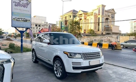 Buy Used Range Rover Evoque White Car in Chbar Mon in Kampong Speu Province Buy Used Range Rover Evoque White Car in Chbar Mon in Kampong Speu Province