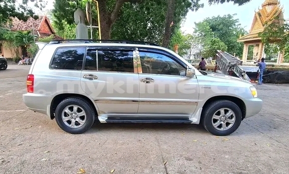 Buy Used Toyota Highlander Other Car in Chbar Mon in Kampong Speu Province Buy Used Toyota Highlander Other Car in Chbar Mon in Kampong Speu Province