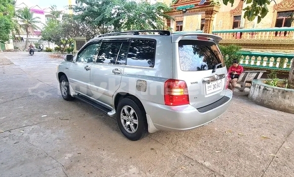 Buy Used Toyota Highlander Other Car in Chbar Mon in Kampong Speu Province Buy Used Toyota Highlander Other Car in Chbar Mon in Kampong Speu Province