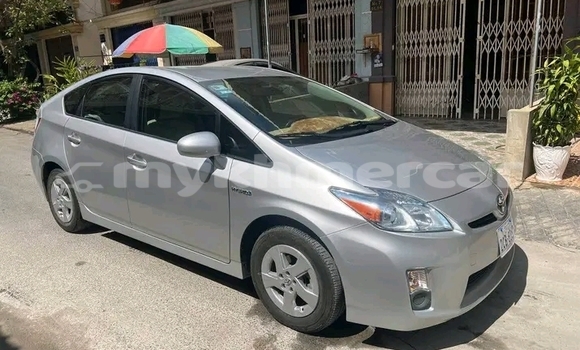 Buy Used Toyota Prius Black Car in Cheom Ksan in Preah Vihear Province Buy Used Toyota Prius Black Car in Cheom Ksan in Preah Vihear Province