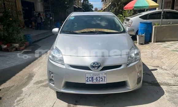 Buy Used Toyota Prius Black Car in Cheom Ksan in Preah Vihear Province Buy Used Toyota Prius Black Car in Cheom Ksan in Preah Vihear Province