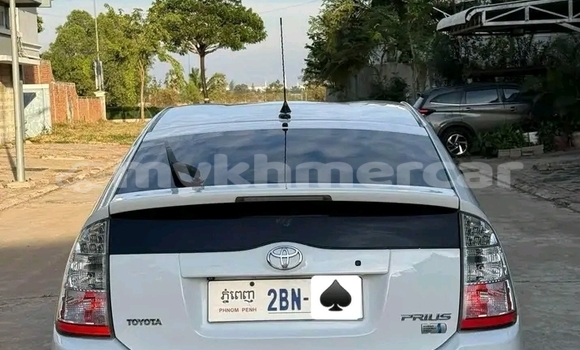 Buy Used Toyota Prius White Car in Chbar Mon in Kampong Speu Province Buy Used Toyota Prius White Car in Chbar Mon in Kampong Speu Province