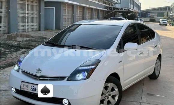 Buy Used Toyota Prius White Car in Chbar Mon in Kampong Speu Province Buy Used Toyota Prius White Car in Chbar Mon in Kampong Speu Province