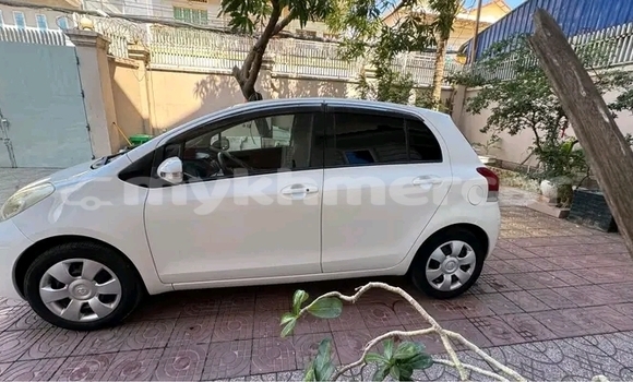 Buy Used Toyota Vitz White Car in Bavet in Svay Rieng Province Buy Used Toyota Vitz White Car in Bavet in Svay Rieng Province