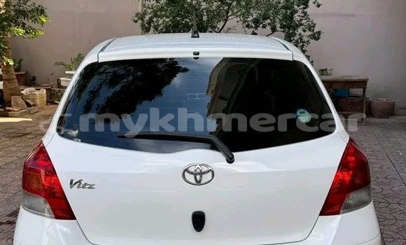 Buy Used Toyota Vitz White Car in Bavet in Svay Rieng Province Buy Used Toyota Vitz White Car in Bavet in Svay Rieng Province