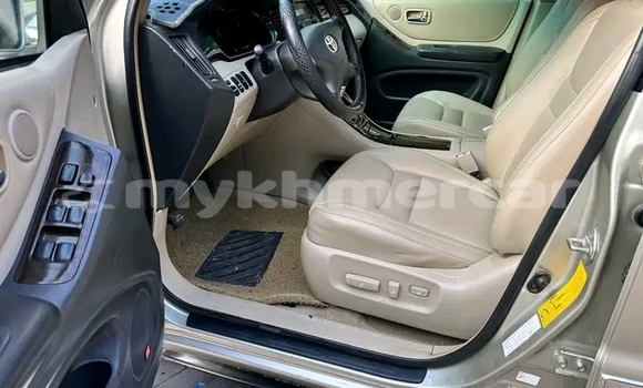 Buy Used Toyota Highlander Other Car in Chbar Mon in Kampong Speu Province Buy Used Toyota Highlander Other Car in Chbar Mon in Kampong Speu Province