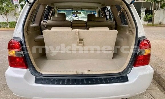 Buy Used Toyota Highlander White Car in Chbar Mon in Kampong Speu Province Buy Used Toyota Highlander White Car in Chbar Mon in Kampong Speu Province