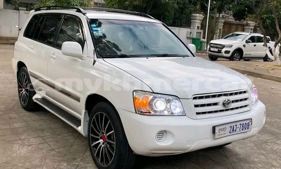 Buy Used Toyota Highlander White Car in Chbar Mon in Kampong Speu Province Buy Used Toyota Highlander White Car in Chbar Mon in Kampong Speu Province