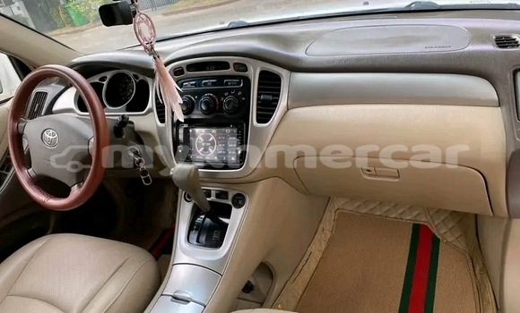 Buy Used Toyota Highlander White Car in Chbar Mon in Kampong Speu Province Buy Used Toyota Highlander White Car in Chbar Mon in Kampong Speu Province