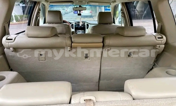 Buy Used Toyota Highlander White Car in Chbar Mon in Kampong Speu Province Buy Used Toyota Highlander White Car in Chbar Mon in Kampong Speu Province