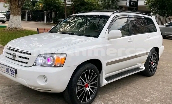 Buy Used Toyota Highlander White Car in Chbar Mon in Kampong Speu Province Buy Used Toyota Highlander White Car in Chbar Mon in Kampong Speu Province