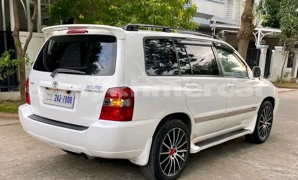 Buy Used Toyota Highlander White Car in Chbar Mon in Kampong Speu Province Buy Used Toyota Highlander White Car in Chbar Mon in Kampong Speu Province