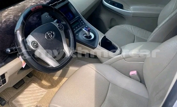 Buy Used Toyota Prius White Car in Chbar Mon in Kampong Speu Province Buy Used Toyota Prius White Car in Chbar Mon in Kampong Speu Province