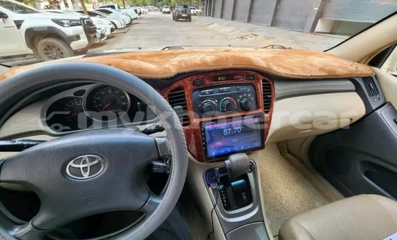 Buy Used Toyota Highlander Other Car in Chbar Mon in Kampong Speu Province Buy Used Toyota Highlander Other Car in Chbar Mon in Kampong Speu Province