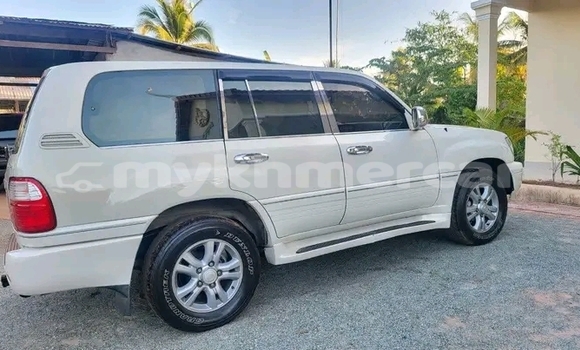 Buy Used Lexus LX 570 White Car in Chbar Mon in Kampong Speu Province Buy Used Lexus LX 570 White Car in Chbar Mon in Kampong Speu Province