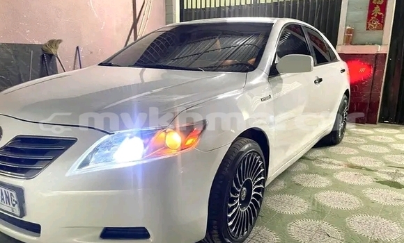 Buy Used Toyota Camry White Car in Chbar Mon in Kampong Speu Province Buy Used Toyota Camry White Car in Chbar Mon in Kampong Speu Province