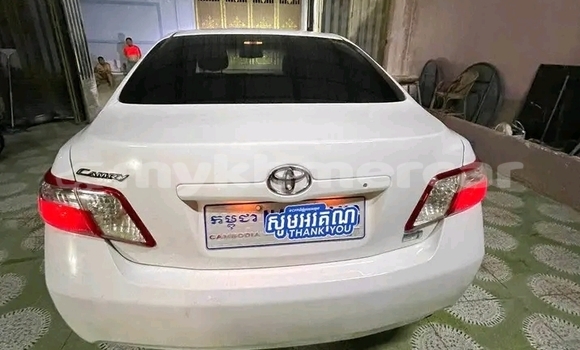 Buy Used Toyota Camry White Car in Chbar Mon in Kampong Speu Province Buy Used Toyota Camry White Car in Chbar Mon in Kampong Speu Province