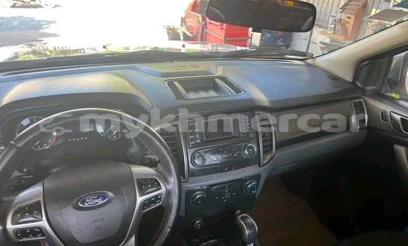 Buy Used Ford F–150 White Car in Chbar Mon in Kampong Speu Province