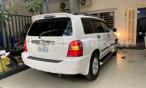 Buy Used Toyota Highlander White Car in Chbar Mon in Kampong Speu Province Buy Used Toyota Highlander White Car in Chbar Mon in Kampong Speu Province