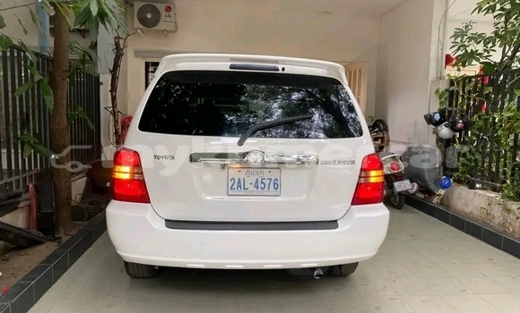 Buy Used Toyota Highlander White Car in Chbar Mon in Kampong Speu Province Buy Used Toyota Highlander White Car in Chbar Mon in Kampong Speu Province