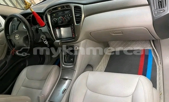 Buy Used Toyota Highlander White Car in Chbar Mon in Kampong Speu Province Buy Used Toyota Highlander White Car in Chbar Mon in Kampong Speu Province