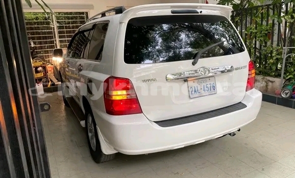 Buy Used Toyota Highlander White Car in Chbar Mon in Kampong Speu Province Buy Used Toyota Highlander White Car in Chbar Mon in Kampong Speu Province