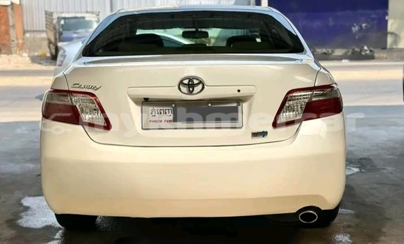 Buy Used Toyota Camry White Car in Cheom Ksan in Preah Vihear Province Buy Used Toyota Camry White Car in Cheom Ksan in Preah Vihear Province