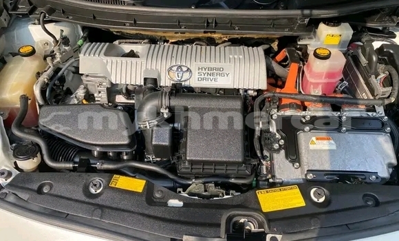 Buy Used Toyota Prius White Car in Chbar Mon in Kampong Speu Province Buy Used Toyota Prius White Car in Chbar Mon in Kampong Speu Province