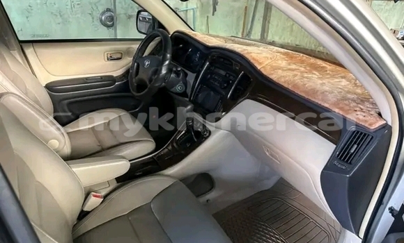 Buy Used Toyota Highlander Other Car in Chbar Mon in Kampong Speu Province Buy Used Toyota Highlander Other Car in Chbar Mon in Kampong Speu Province