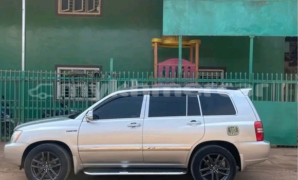 Buy Used Toyota Highlander Other Car in Kratié in Kratié Province Buy Used Toyota Highlander Other Car in Kratié in Kratié Province