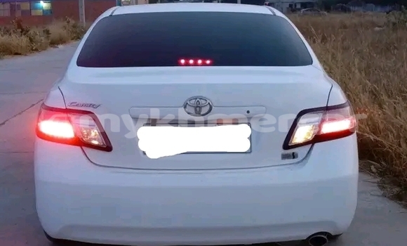 Buy Used Toyota Camry White Car in Kratié in Kratié Province Buy Used Toyota Camry White Car in Kratié in Kratié Province