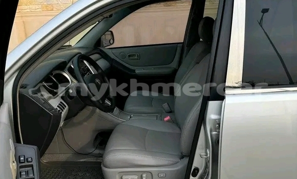 Buy Used Toyota Highlander Other Car in Neak Leung in Prey Veng Province Buy Used Toyota Highlander Other Car in Neak Leung in Prey Veng Province