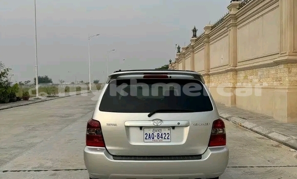 Buy Used Toyota Highlander Other Car in Neak Leung in Prey Veng Province Buy Used Toyota Highlander Other Car in Neak Leung in Prey Veng Province