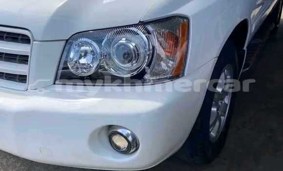 Buy Used Toyota Highlander White Car in Kratié in Kratié Province Buy Used Toyota Highlander White Car in Kratié in Kratié Province