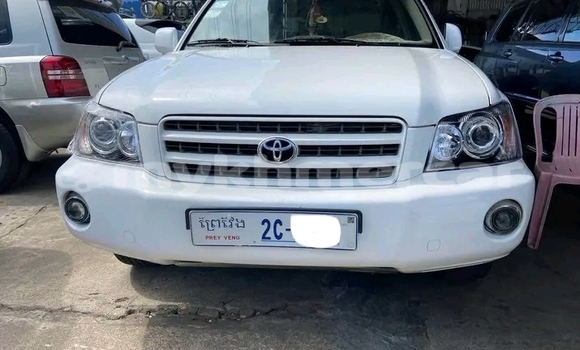 Buy Used Toyota Highlander White Car in Kratié in Kratié Province Buy Used Toyota Highlander White Car in Kratié in Kratié Province