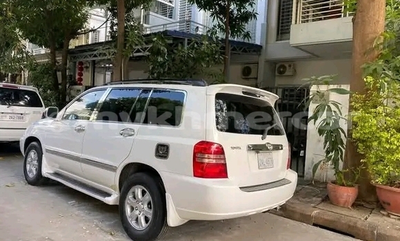 Buy Used Toyota Highlander White Car in Chbar Mon in Kampong Speu Province Buy Used Toyota Highlander White Car in Chbar Mon in Kampong Speu Province