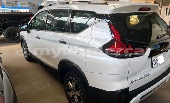 Buy Used Toyota Windom White Car in Moung Ruessei in Battambang Province Buy Used Toyota Windom White Car in Moung Ruessei in Battambang Province