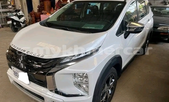 Buy Used Toyota Windom White Car in Moung Ruessei in Battambang Province Buy Used Toyota Windom White Car in Moung Ruessei in Battambang Province