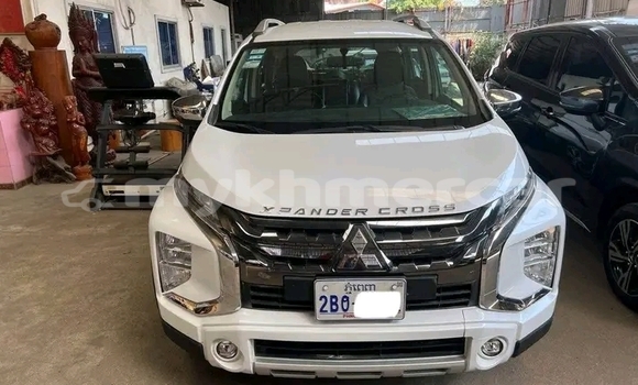 Buy Used Toyota Windom White Car in Moung Ruessei in Battambang Province Buy Used Toyota Windom White Car in Moung Ruessei in Battambang Province