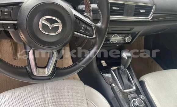 Buy Used Mazda 3 White Car in Kratié in Kratié Province Buy Used Mazda 3 White Car in Kratié in Kratié Province