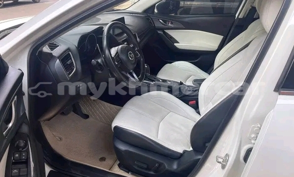 Buy Used Mazda 3 White Car in Kratié in Kratié Province Buy Used Mazda 3 White Car in Kratié in Kratié Province