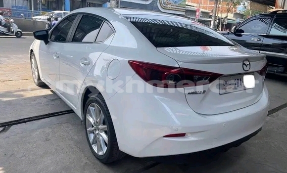 Buy Used Mazda 3 White Car in Kratié in Kratié Province Buy Used Mazda 3 White Car in Kratié in Kratié Province