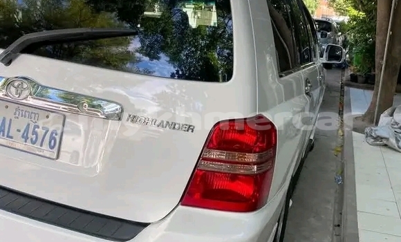 Buy Used Toyota Highlander White Car in Moung Ruessei in Battambang Province Buy Used Toyota Highlander White Car in Moung Ruessei in Battambang Province